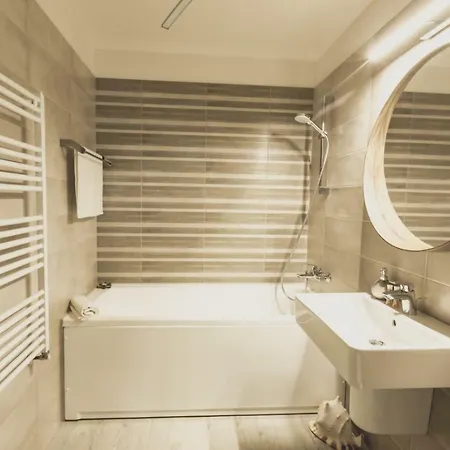 Alonisos Lux Braşov