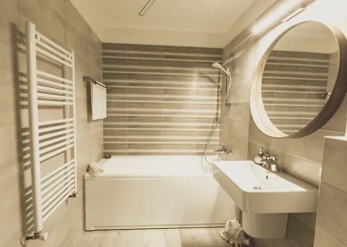 Alonisos Lux Braşov